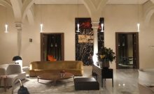 imagen destacada del artículo sobre arquitectura comercial en españa, apareciendo en esta imagen el interior del Hotel Mercer, en Sevilla